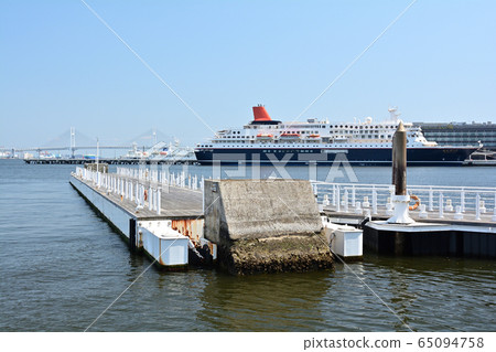 Yokohama Minato Mirai 65094758