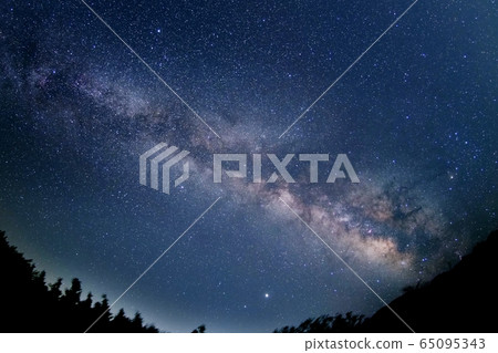 Milky way in summer Milky way in summer 65095343