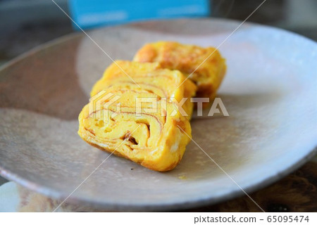 Sweet omelet Sweet omelet 65095474