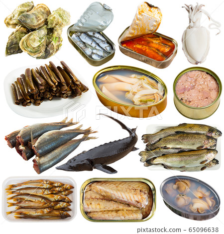 Set of fish and seafood isolated on white 65096638