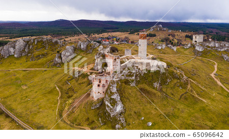 Morning aerial view on the medieval castle Olsztyn Morning aerial view on the medieval castle Olsztyn 65096642