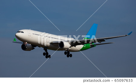 Landing passenger plane Landing passenger plane 65097633