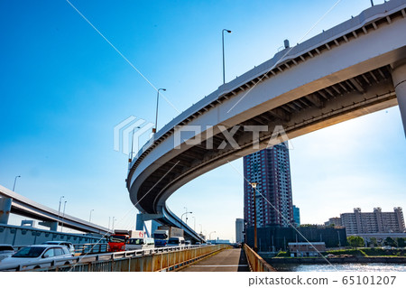 City view Shuto Expressway Route 11 Curved pier and girder City view Shuto Expressway Route 11 Curved pier and girder 65101207