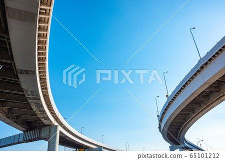 City view Shuto Expressway Route 11 Curved pier and girder City view Shuto Expressway Route 11 Curved pier and girder 65101212