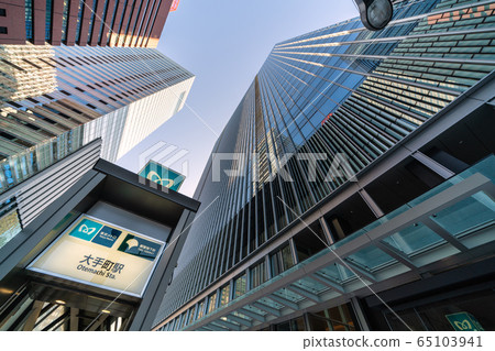 Tokyo cityscape in Japan Overlooking Otemachi Station and Otemachi One Tokyo cityscape in Japan Overlooking Otemachi Station and Otemachi One 65103941