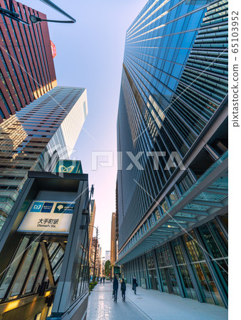 俯瞰大手町站和大手町一號的日本東京城市景觀 65103952