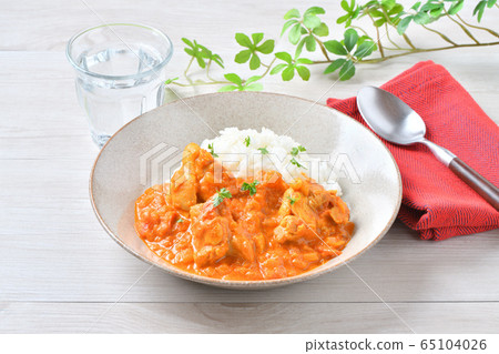 Homemade "Butter chicken curry (tomato, yogurt, chicken breast, onion, curry powder, grated ginger) 65104026