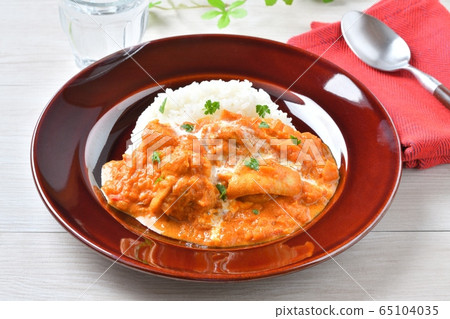 Homemade "Butter chicken curry (tomato, yogurt, chicken breast, onion, curry powder, grated ginger) Homemade "Butter chicken curry (tomato, yogurt, chicken breast, onion, curry powder, grated ginger) 65104035