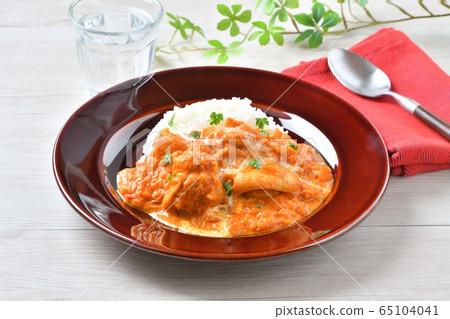 Homemade "Butter chicken curry (tomato, yogurt, chicken breast, onion, curry powder, grated ginger) 65104041
