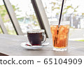 Iced coffee and iced tea 65104909