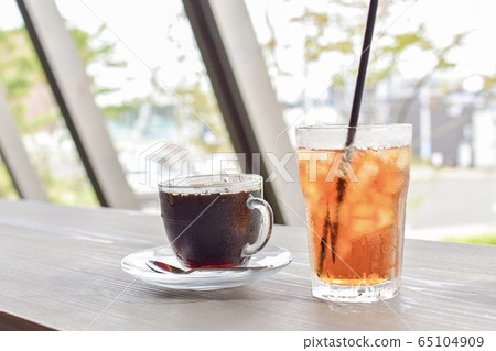 Iced coffee and iced tea Iced coffee and iced tea 65104909