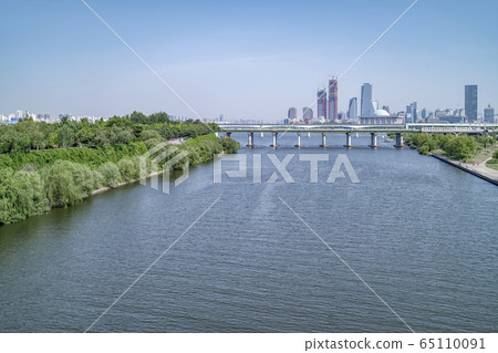Han River, Seonyudo Park, Yanghwa Bridge, Yeongdeungpo-gu, Seoul Han River, Seonyudo Park, Yanghwa Bridge, Yeongdeungpo-gu, Seoul 65110091