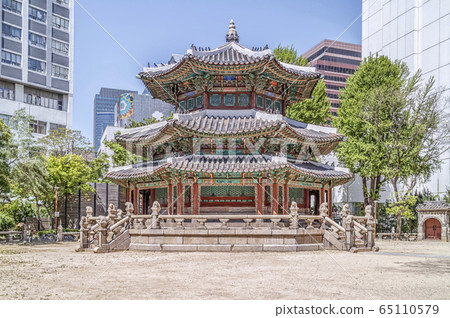 Hwangudan, Deoksugung, Jung-gu, Seoul 65110579