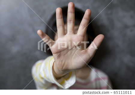 Stop refusing children who put their palms forward 65111011