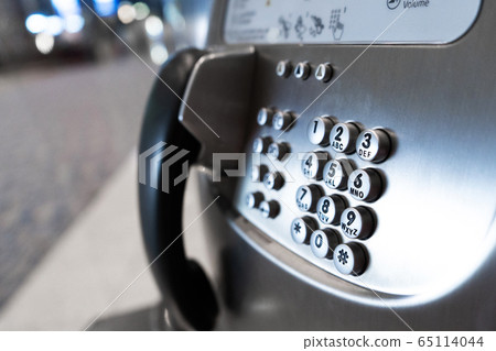 Modern counter with payphones at the airport 65114044