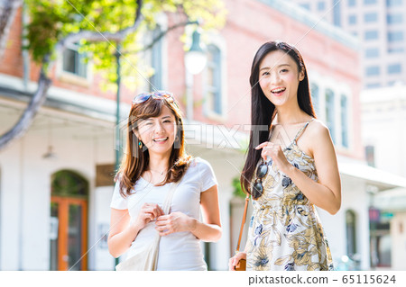 Women's journey 65115624