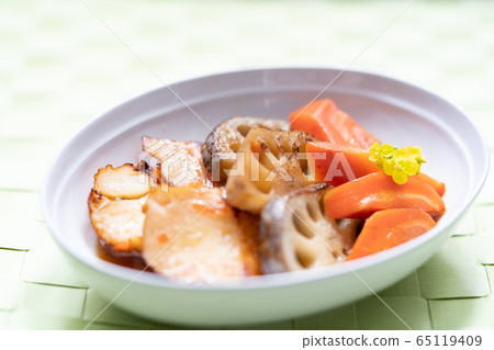 根菜類日本料理 65119409