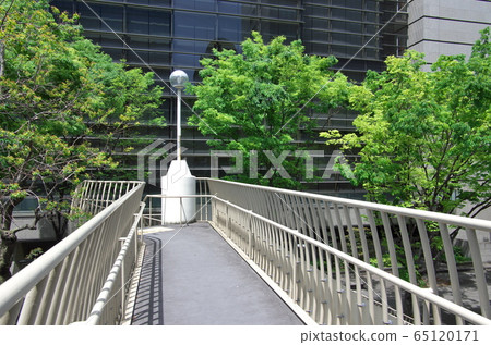 人行天橋上的風景(五月) 人行天橋上的風景(五月) 65120171