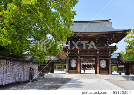 Samukawa Shrine Nakamon 65120264