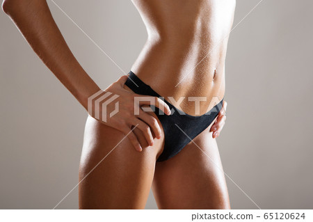 Beautiful slim body of woman 65120624