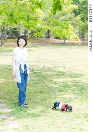 狗walk女人 狗walk女人 65122549