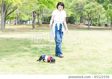 狗walk女人 狗walk女人 65122550
