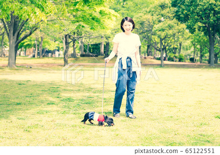 狗walk女人 狗walk女人 65122551