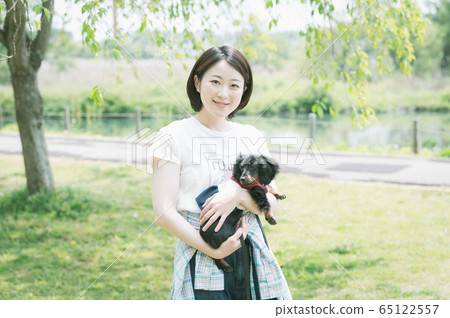 狗walk女人 狗walk女人 65122557