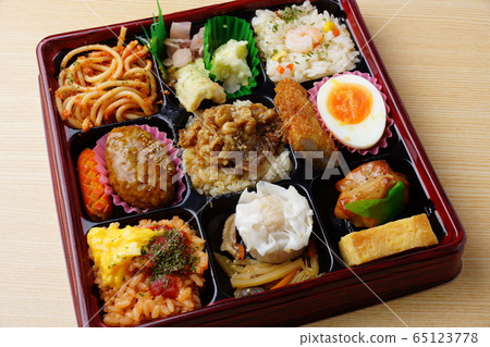Western lunch box lunch 65123778