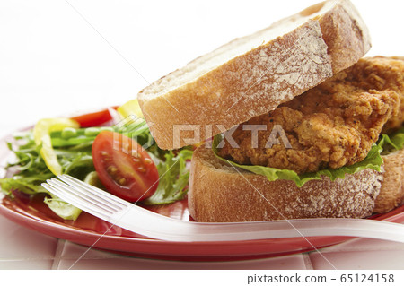 Fried chicken sandwich 65124158