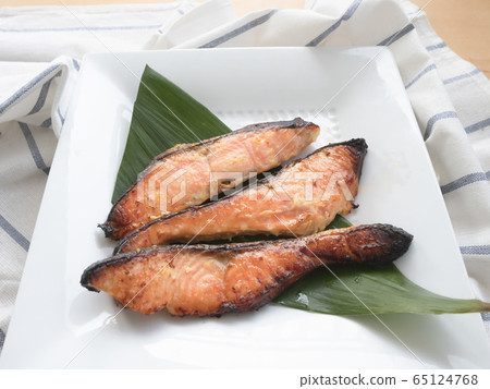 Grilled salmon tags 65124768