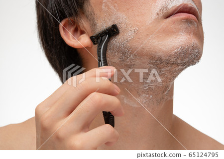 Men's razor shaving 65124795