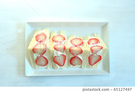 Strawberry sandwich 65127497