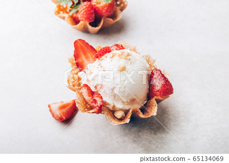 Vanilla Ice Cream Vanilla Ice Cream 65134069