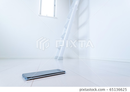 One room with loft 65136625