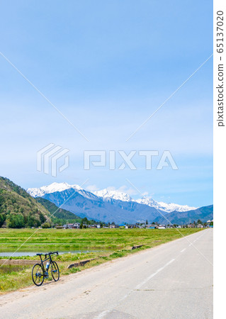 Cycling: Azumino scenery (spring) 65137020
