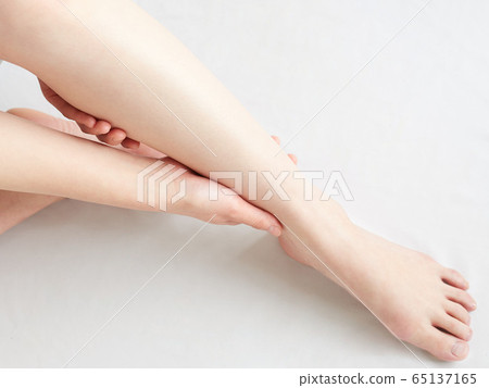 Image of swollen legs 65137165