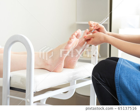 Foot nail image 65137516