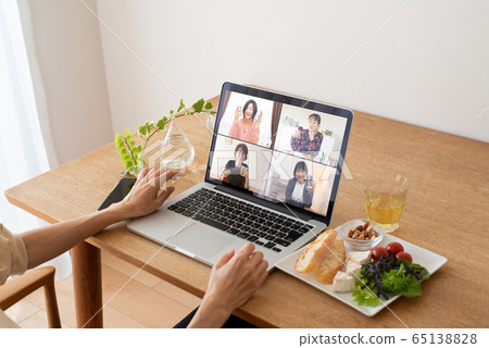 Online girls' association 65138828