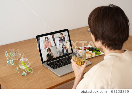 Online girls' association 65138829