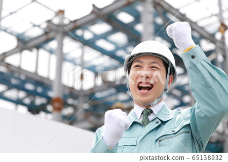 Construction site (worker site supervisor business work construction construction high-rise apartment building copy space) 65138932