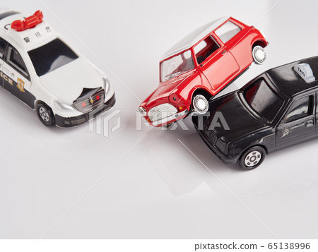 Traffic accident image Traffic accident image 65138996