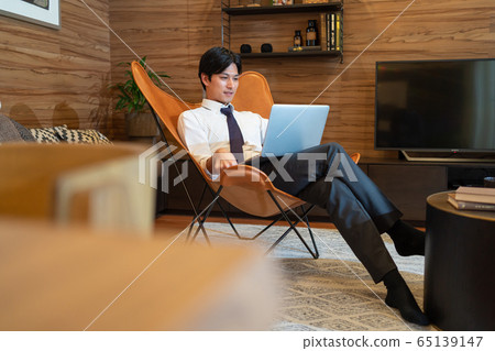 Businessman lifestyle image 65139147