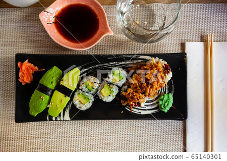 Set of assorted vegetable sushi rolls Set of assorted vegetable sushi rolls 65140301