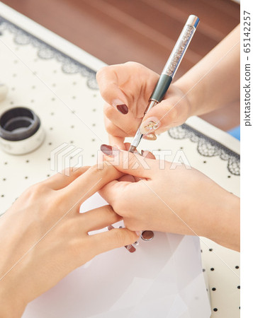 美甲沙龍形象,治療(看不見腳趾的角度) 美甲沙龍形象,治療(看不見腳趾的角度) 65142257