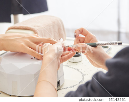 Nail salon image, operation 65142261