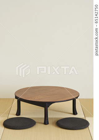 日式房間和桌子 65142750
