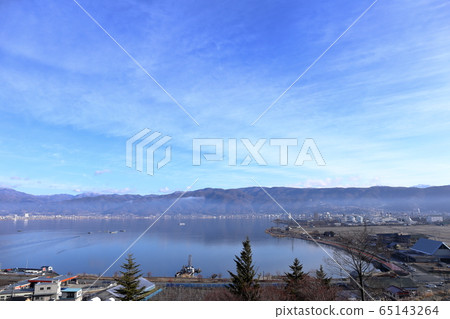 Lake Suwa in the morning Suwa City, Nagano Prefecture Lake Suwa in the morning Suwa City, Nagano Prefecture 65143264