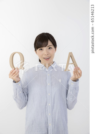 問與答的年輕女子 問與答的年輕女子 65146213