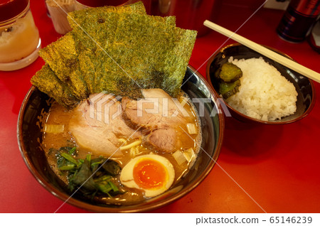 Family ramen and rice 65146239